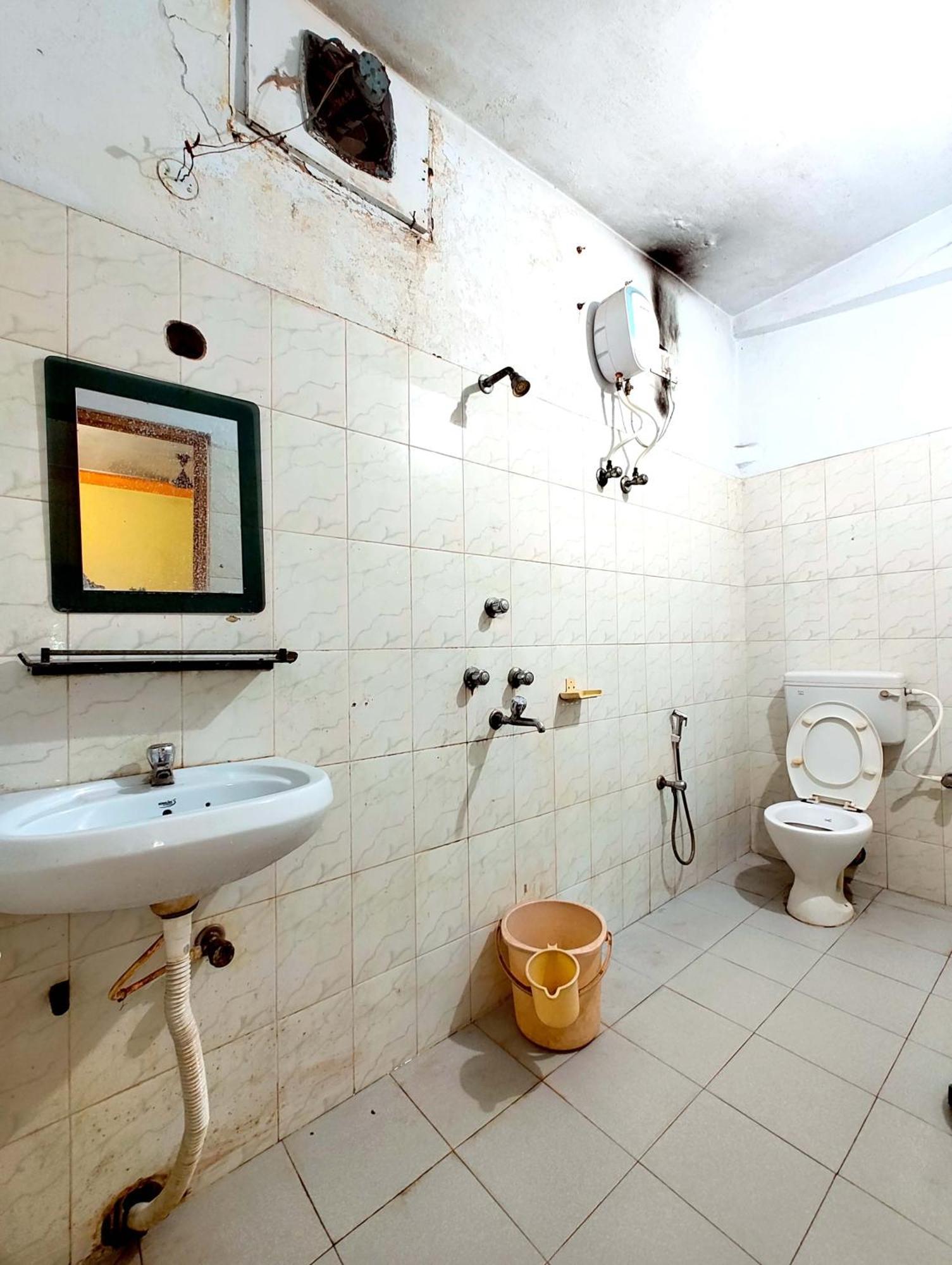 Moon Ct Road Near Sea And Jagannath Temple - Fully Air Conditioned - Good And Spacious - Excellent Service Recommended Hotel