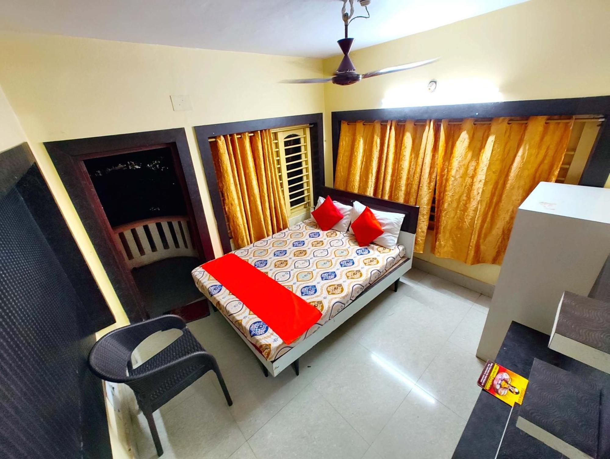 Hotel Moon Ct Road Near Sea And Jagannath Temple - Fully Air Conditioned - Good And Spacious - Excellent Service Recommended 3*